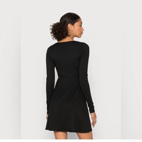 Hollister Knit Soft Drapey Cinched Cutout Long Sleeve A-Line Dress, Medium LONG - Picture 4 of 12